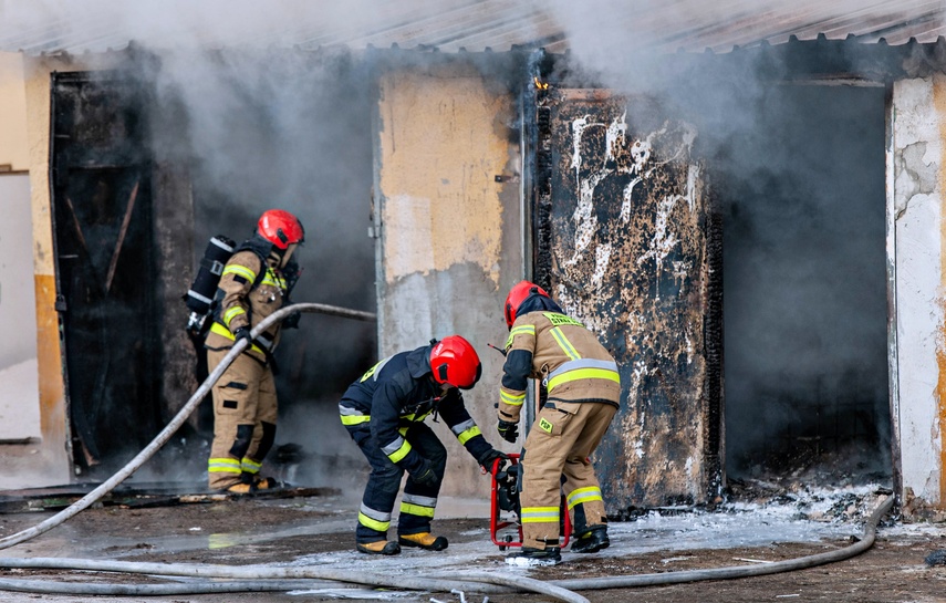Pożar magazynu przy ul. Piławskiej zdjęcie nr 255989