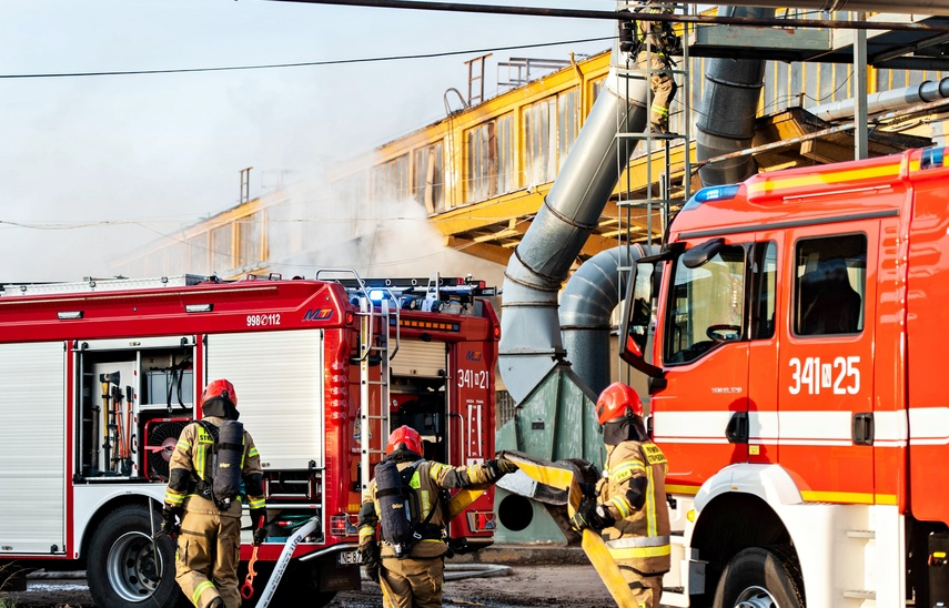 Pożar magazynu przy ul. Piławskiej zdjęcie nr 255984