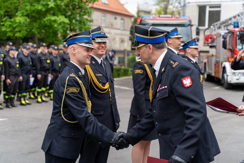 Awanse i nagrody dla strażaków zdjęcie nr 260590