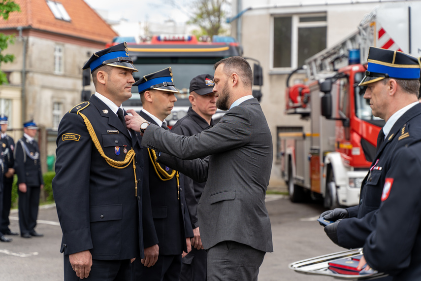 Awanse i nagrody dla strażaków zdjęcie nr 260542