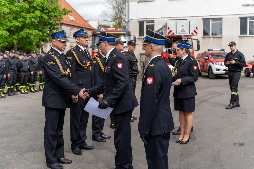 Awanse i nagrody dla strażaków zdjęcie nr 260561