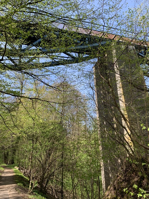 Most kolejowy o wysokości 28 metrów