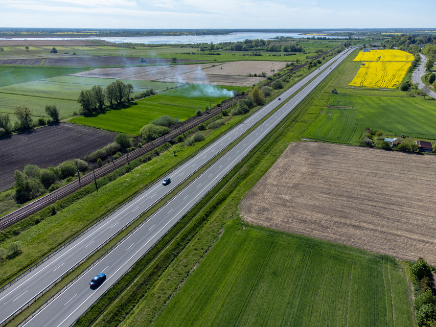 Płoną trawy, strażacy apelują i ostrzegają zdjęcie nr 260830