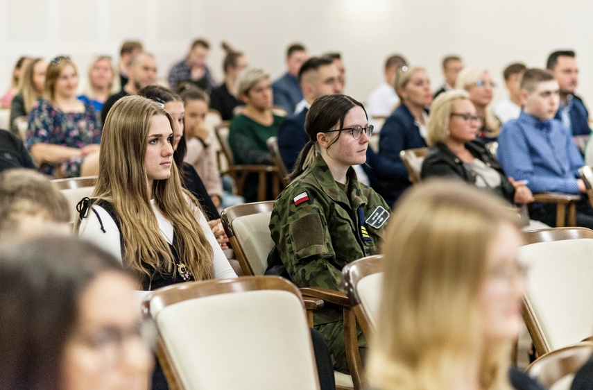 Są wspaniali i jest ich ośmioro zdjęcie nr 261356