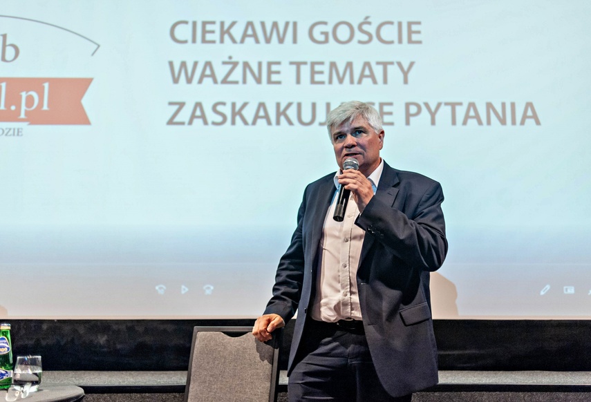 Dr Maciej Lasek: Czasami trudno dyskutować z teoriami spiskowymi zdjęcie nr 261738
