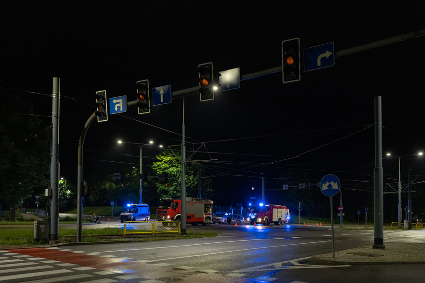 Zderzenie przy szkole muzycznej, sygnalizacja też uszkodzona zdjęcie nr 263275