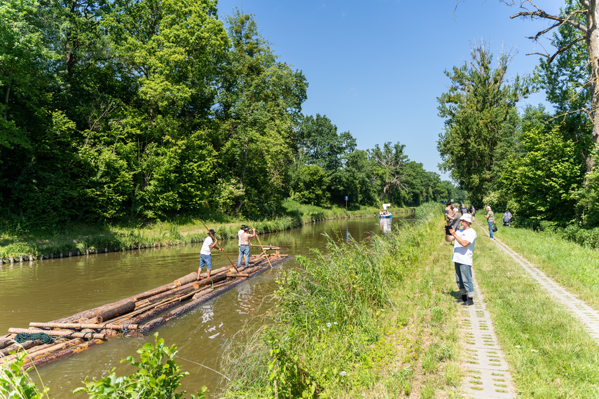 Tratwa, klacz i kanał zdjęcie nr 263467