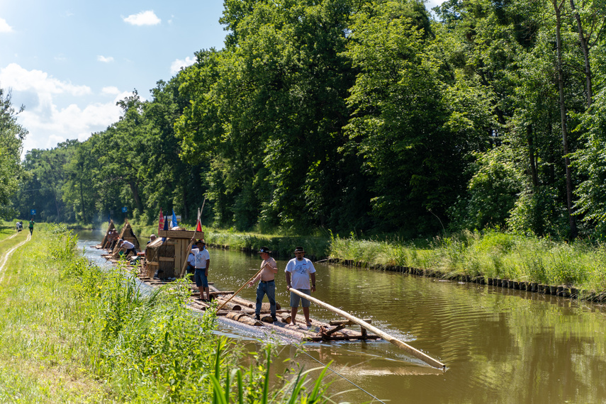 Tratwa, klacz i kanał zdjęcie nr 263475