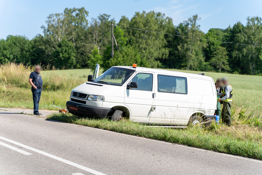 Zderzenie aut na drodze 503 zdjęcie nr 264486