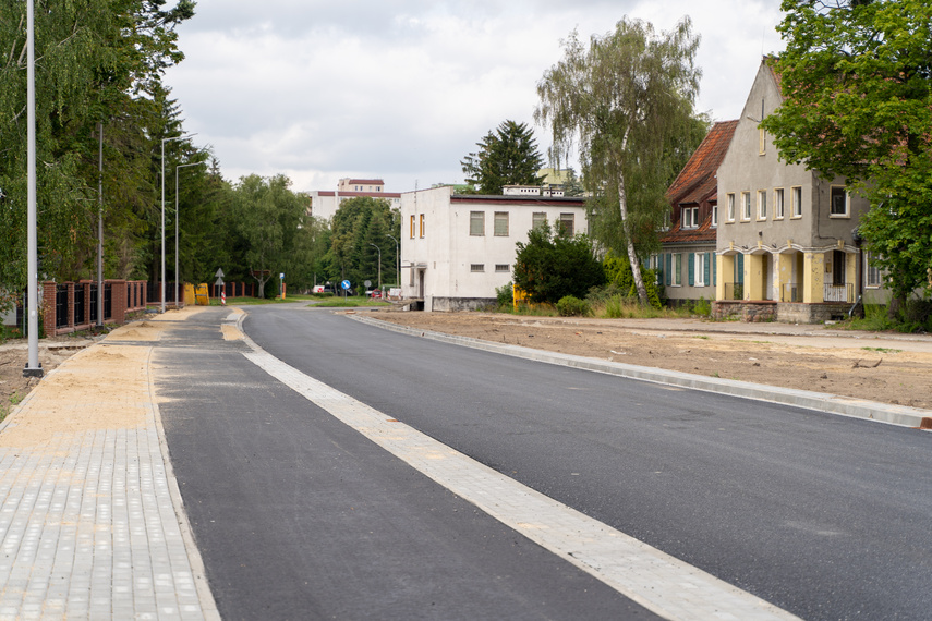 Skrót przez byłe koszary prawie gotowy zdjęcie nr 265672