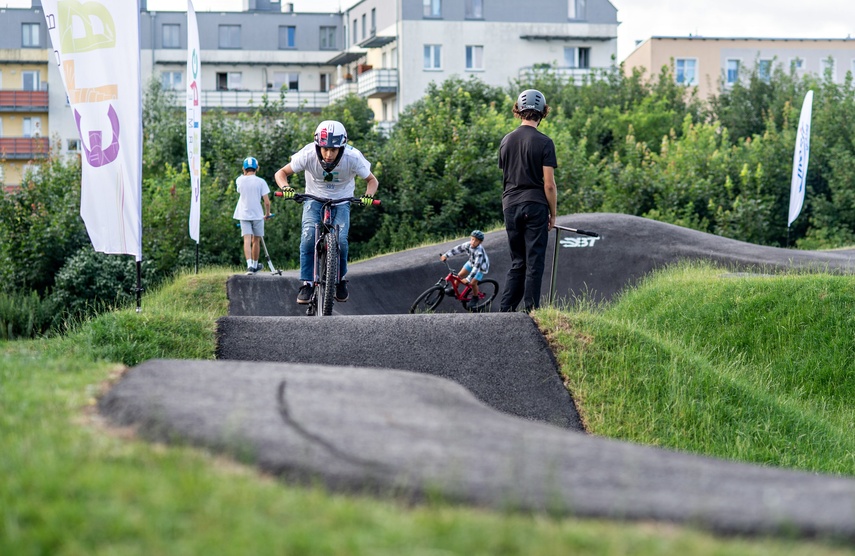 Pumptrack w parku Traugutta już otwarty zdjęcie nr 265826