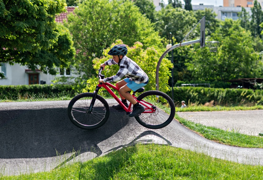 Pumptrack w parku Traugutta już otwarty zdjęcie nr 265818