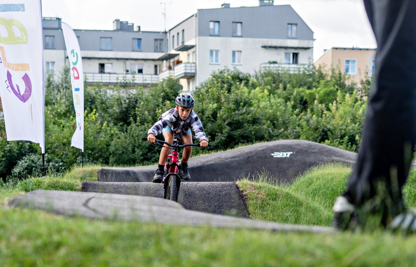 Pumptrack w parku Traugutta już otwarty zdjęcie nr 265825