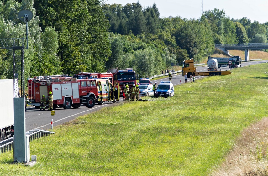 Tragedia na S22. Nie żyją cztery osoby zdjęcie nr 266748