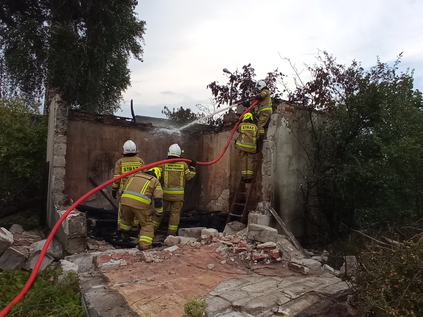 Pożar pustostanu w Tolkmicku zdjęcie nr 267253