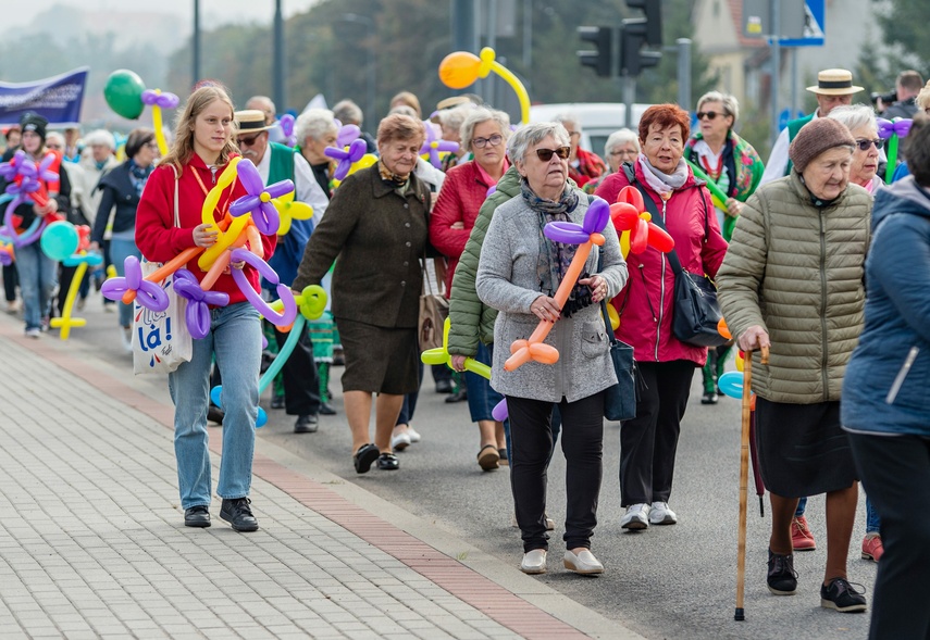 "Jesteśmy młodzi", czyli Dzień Seniora po raz pierwszy zdjęcie nr 270015