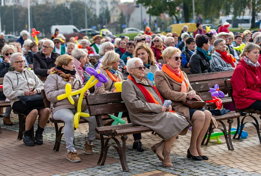 "Jesteśmy młodzi", czyli Dzień Seniora po raz pierwszy zdjęcie nr 270024