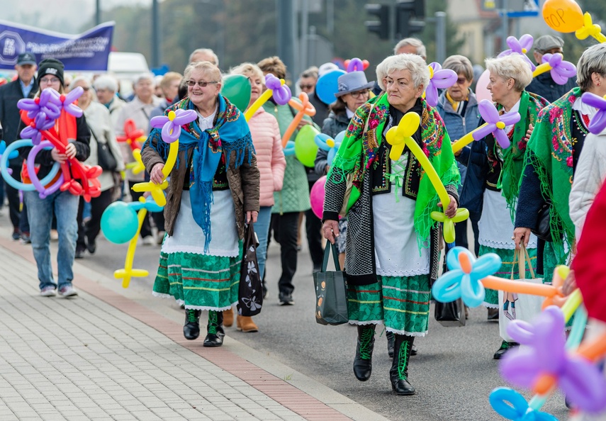 "Jesteśmy młodzi", czyli Dzień Seniora po raz pierwszy zdjęcie nr 270016