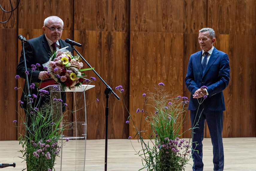 75 lat szkoły pełnej muzyki zdjęcie nr 270367