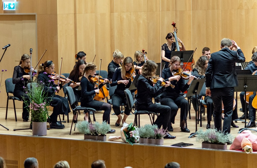 75 lat szkoły pełnej muzyki zdjęcie nr 270346