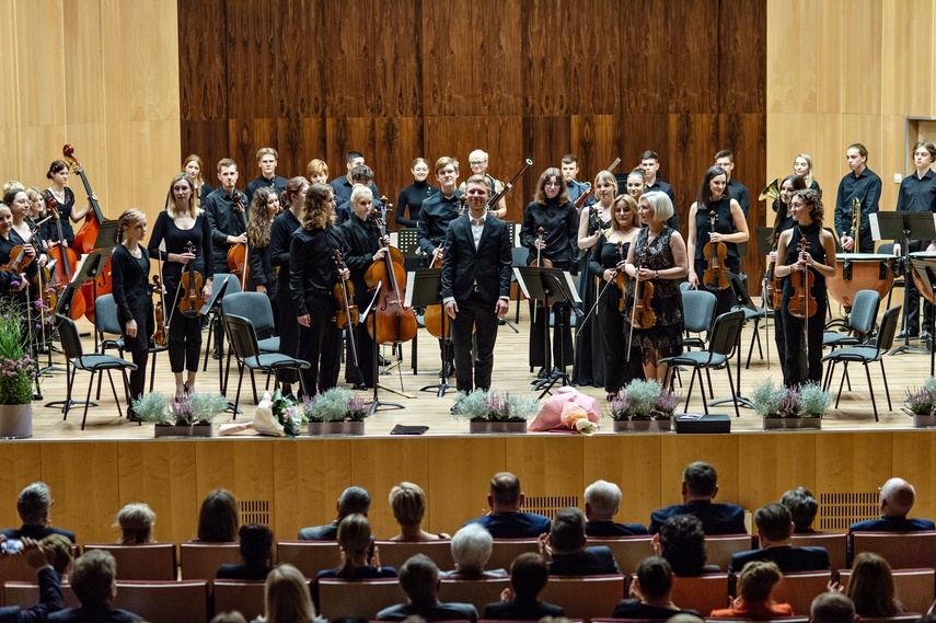 75 lat szkoły pełnej muzyki zdjęcie nr 270344