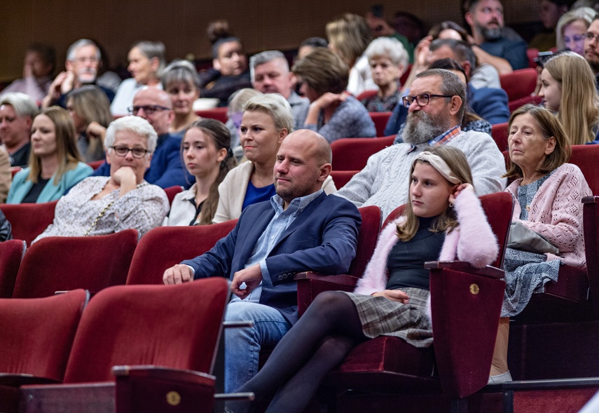 O człowieku dla ludzi i muzycznie zdjęcie nr 270473