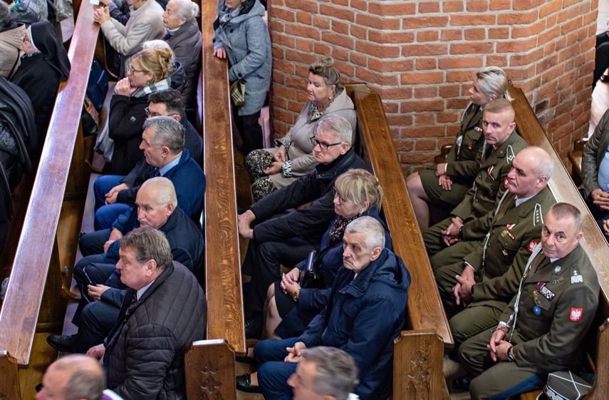 Pożegnali biskupa Jana Styrnę zdjęcie nr 270624