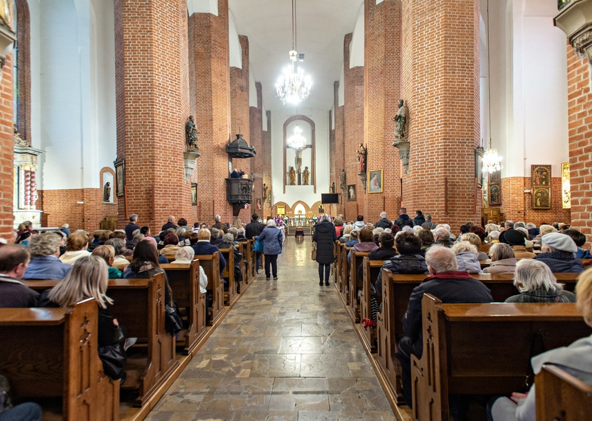 Pożegnali biskupa Jana Styrnę zdjęcie nr 270597