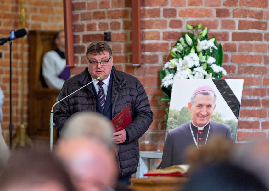 Pożegnali biskupa Jana Styrnę zdjęcie nr 270630