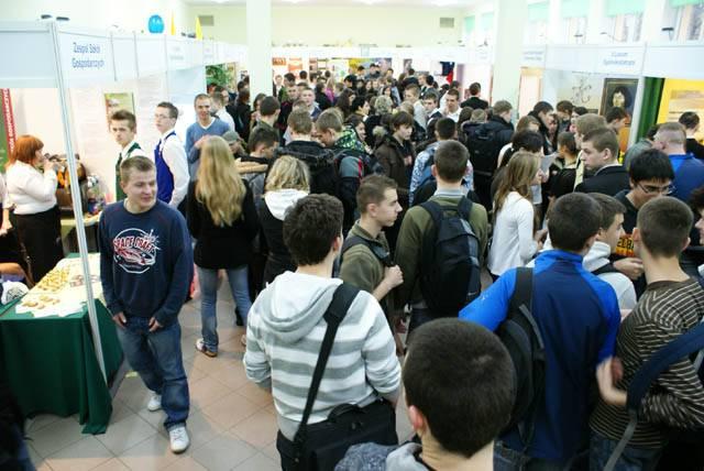 VII Elbląskie Targi Szkół Ponadgimnazjalnych zdjęcie nr 22039