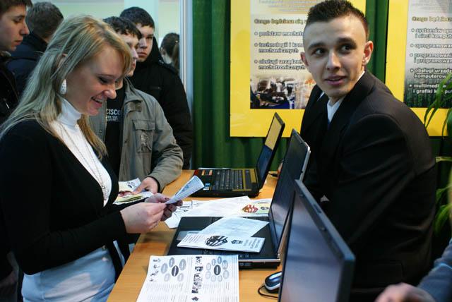 VII Elbląskie Targi Szkół Ponadgimnazjalnych zdjęcie nr 22040