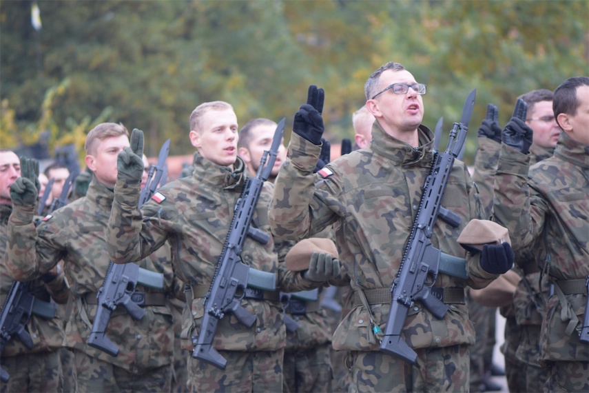 Przysięga WOT w 43 batalionie lekkiej piechoty w Braniewie zdjęcie nr 272134