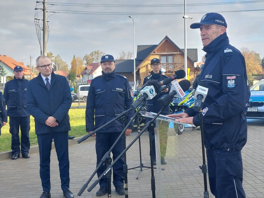 Przeprowadzka policji z Młynar zdjęcie nr 272222