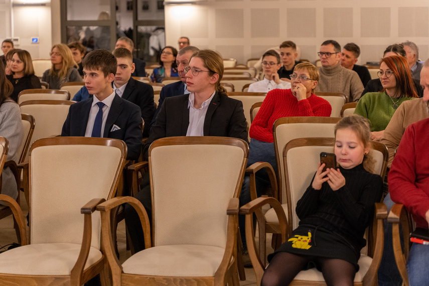 Bogaci w wiedzę, bogatsi o stypendium zdjęcie nr 273697