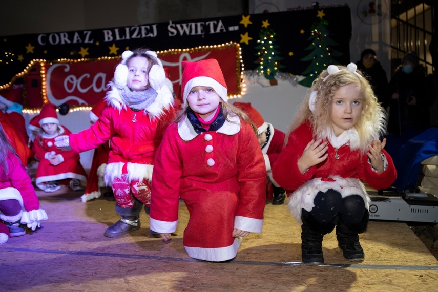Magiczne wydarzenia świąteczne tylko w Żłobku i Przedszkolu Mały Europejczyk w Elblągu zdjęcie nr 275447