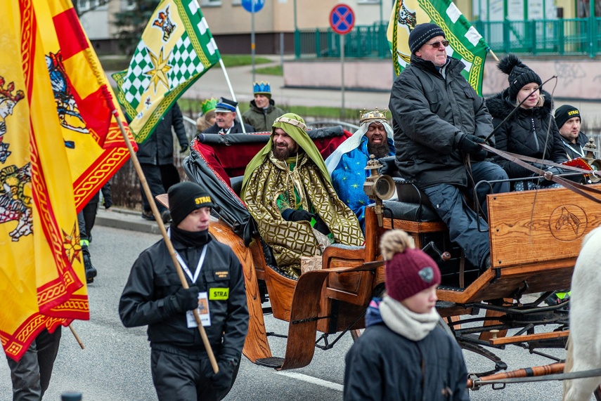 Trzej królowie przemaszerowali przez Elbląg zdjęcie nr 275763