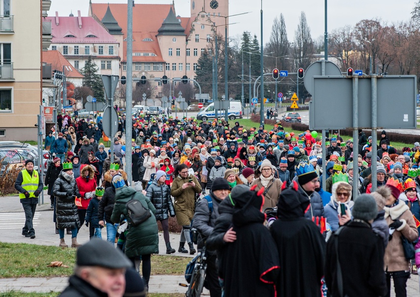 Trzej królowie przemaszerowali przez Elbląg zdjęcie nr 275774