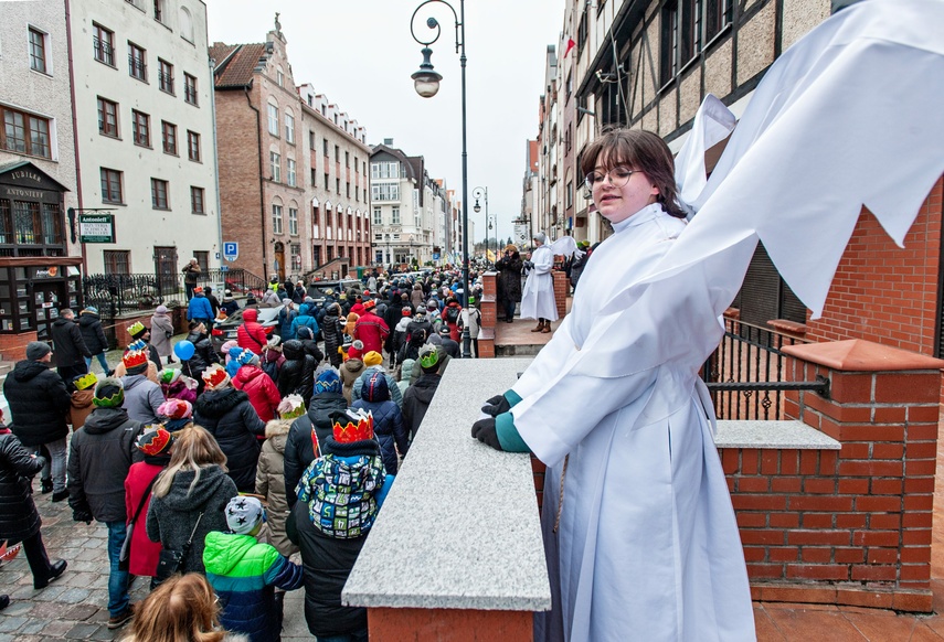 Trzej królowie przemaszerowali przez Elbląg zdjęcie nr 275786