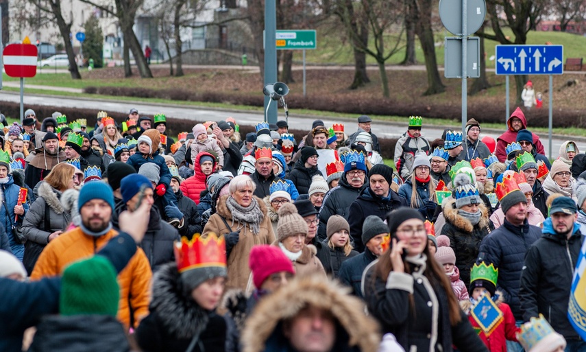 Trzej królowie przemaszerowali przez Elbląg zdjęcie nr 275772