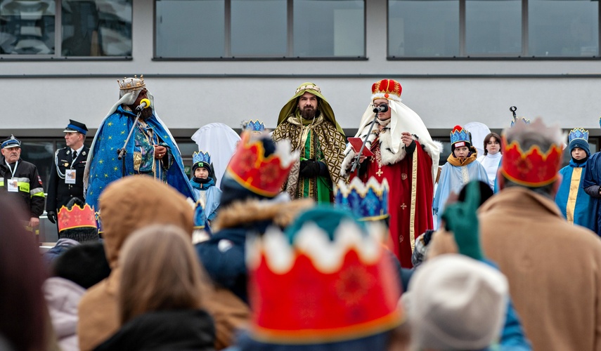 Trzej królowie przemaszerowali przez Elbląg zdjęcie nr 275738