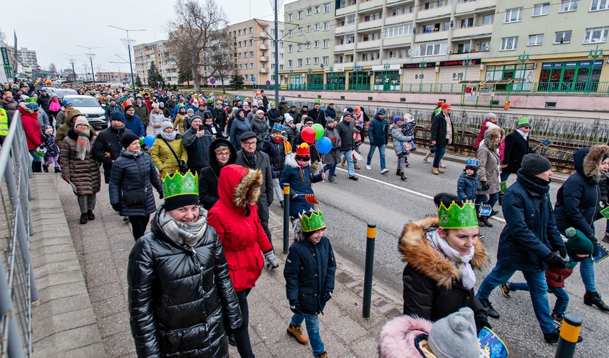 Trzej królowie przemaszerowali przez Elbląg zdjęcie nr 275770