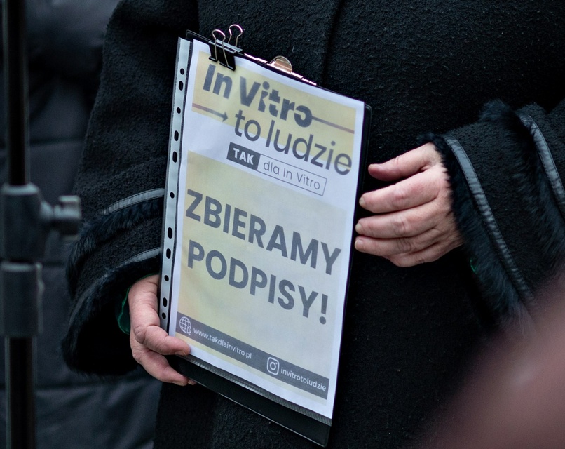 Zbierali podpisy za refundacją in vitro zdjęcie nr 277504