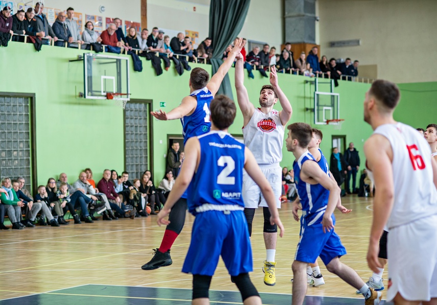 Basketball dziurawi kosz zdjęcie nr 278030