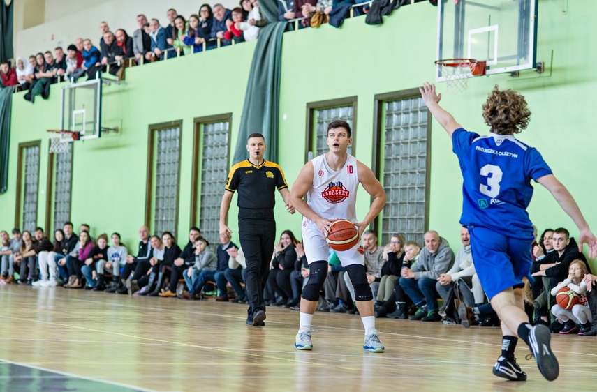 Basketball dziurawi kosz zdjęcie nr 278019