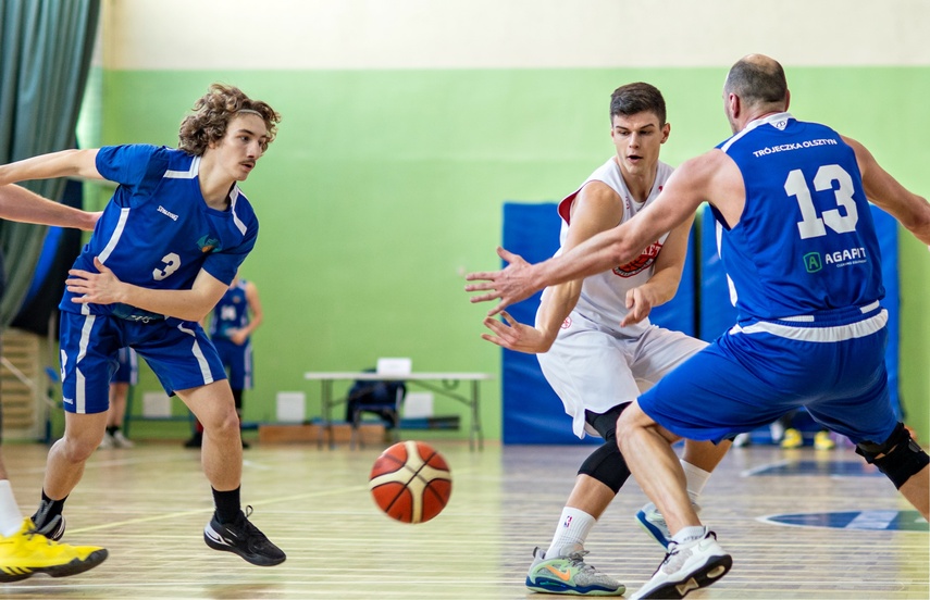 Basketball dziurawi kosz zdjęcie nr 278025