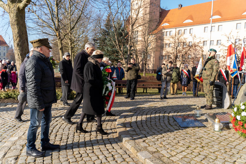 "Fenomen w skali Europy". Elblążanie oddali hołd żołnierzom AK zdjęcie nr 278671