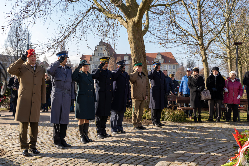 "Fenomen w skali Europy". Elblążanie oddali hołd żołnierzom AK zdjęcie nr 278687