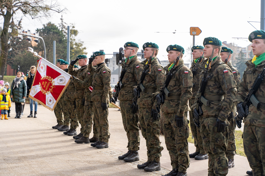 "Fenomen w skali Europy". Elblążanie oddali hołd żołnierzom AK zdjęcie nr 278661