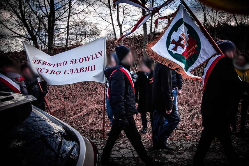 Ambasador w Pieniężnie. Demonstracja prorosyjska, antyrosyjska pikieta zdjęcie nr 278974