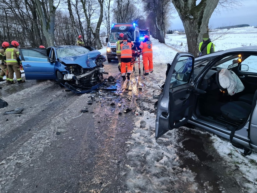 Czołowe zderzenie w Milejewie. Poszkodowani żołnierze. zdjęcie nr 278987